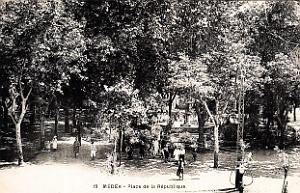 2374- Medea - Place de la Republique